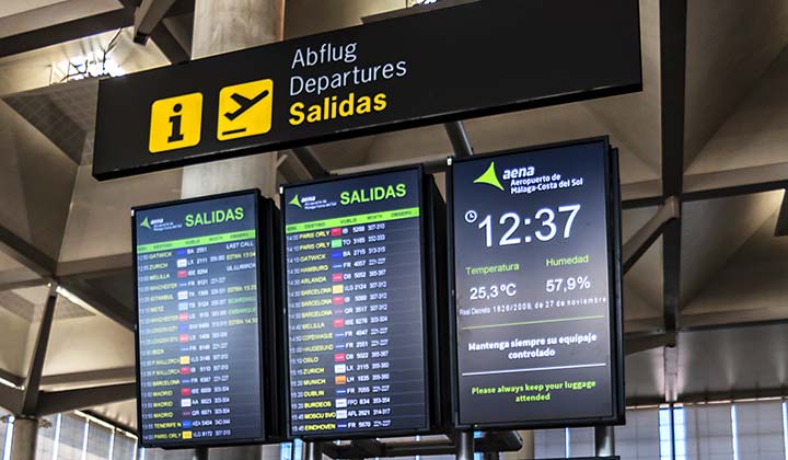 Bildschirme für Flüge am Flughafen Málaga